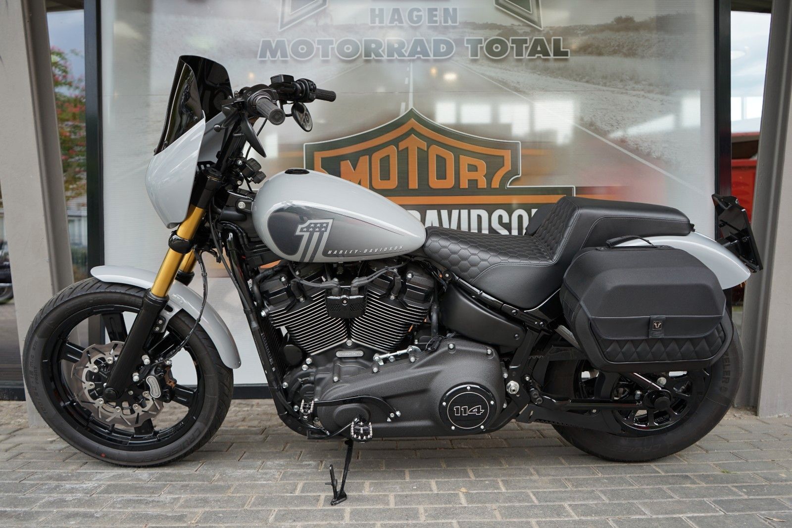 Fahrzeugabbildung Harley-Davidson Softail Street Bob 114 CLUBSTYLE Öhlins Zard DON