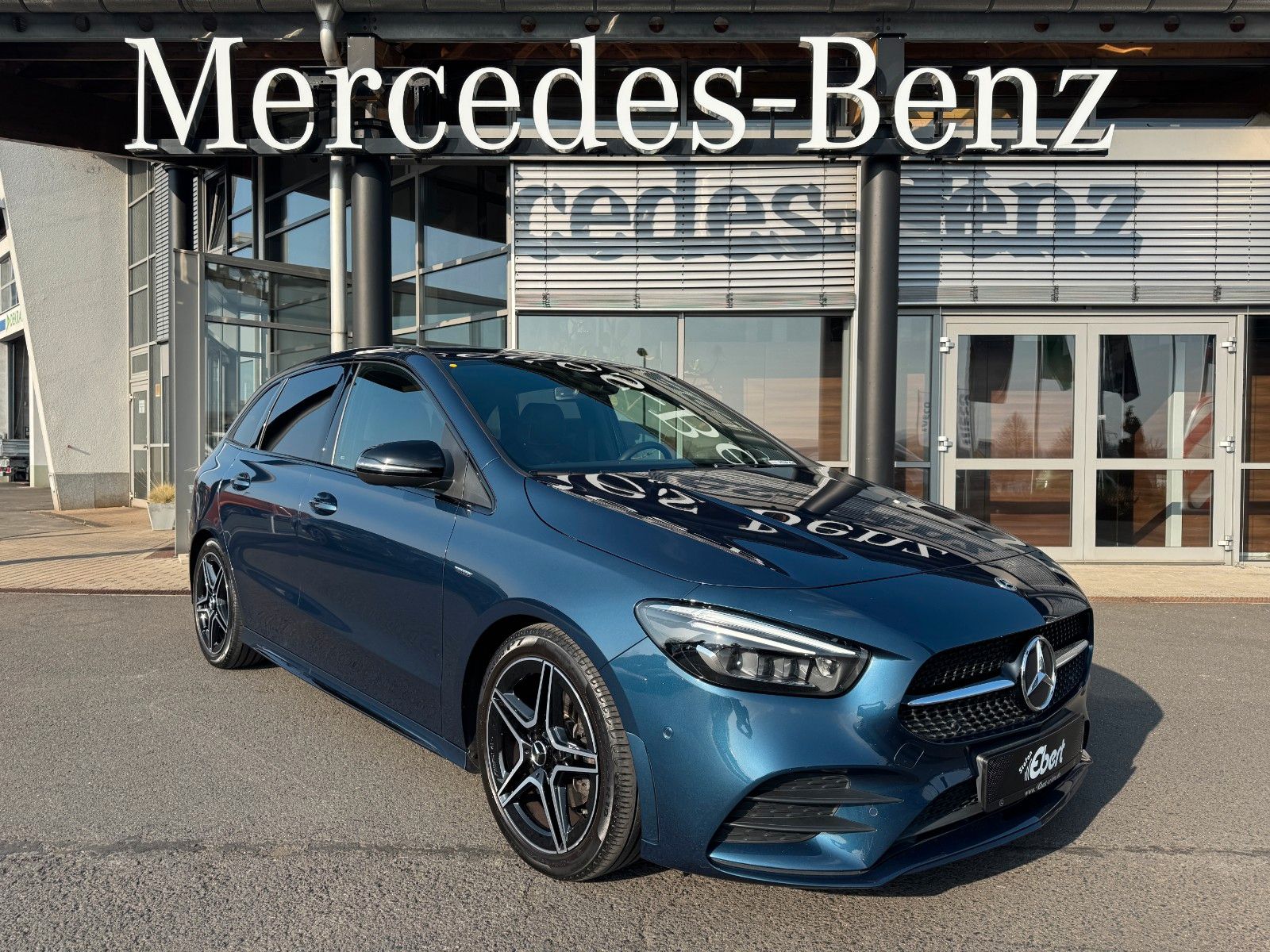Fahrzeugabbildung Mercedes-Benz B 200 d Edition AMG Night+AHK+Burm+Ambiente