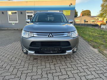 Mitsubishi Outlander - 2