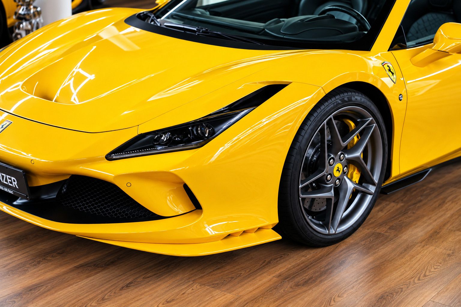 Fahrzeugabbildung Ferrari F8 Spider Giallo Modena *Lift*Carbon*Kamera*