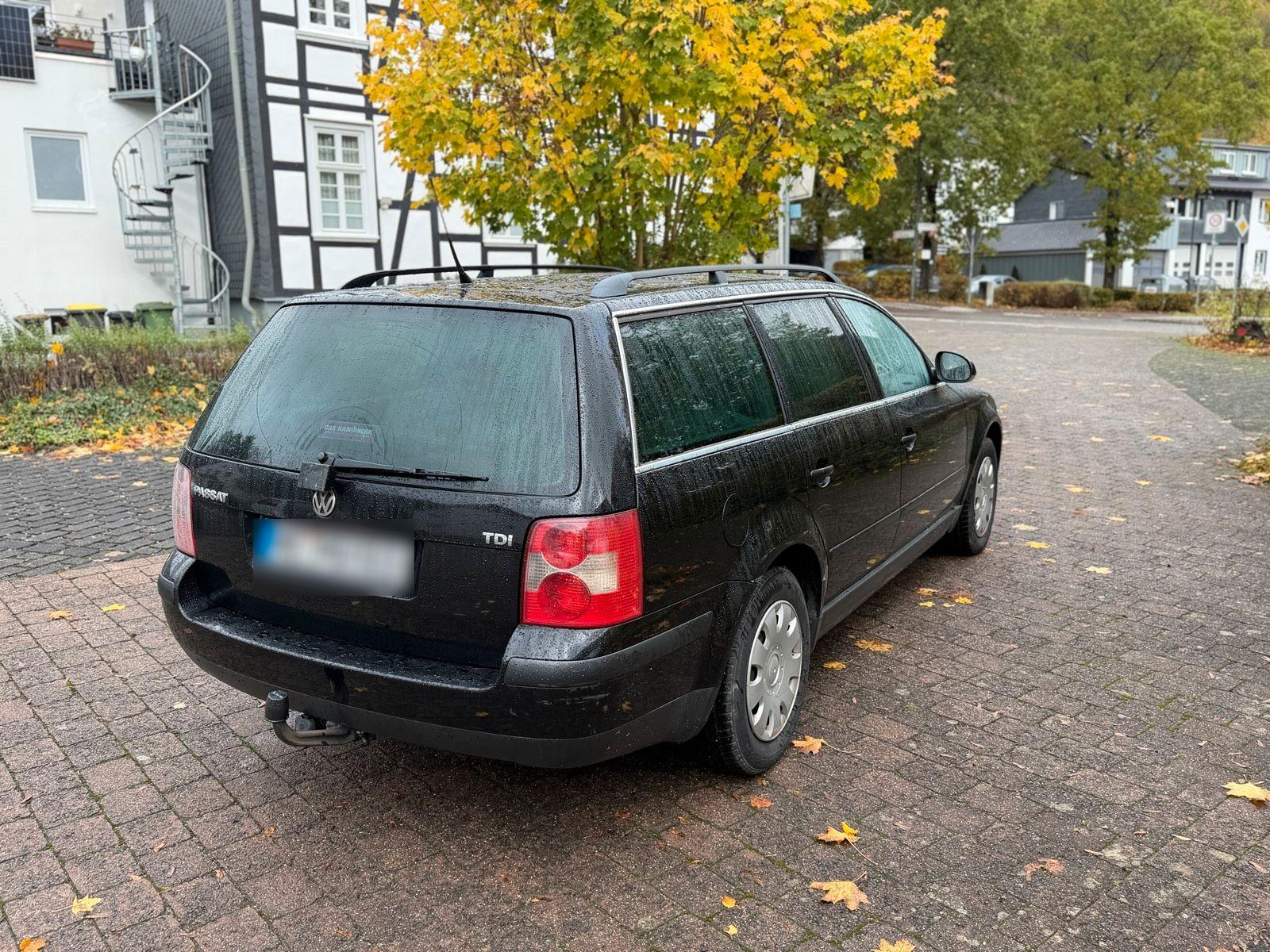 Volkswagen Passat 2004 — салон