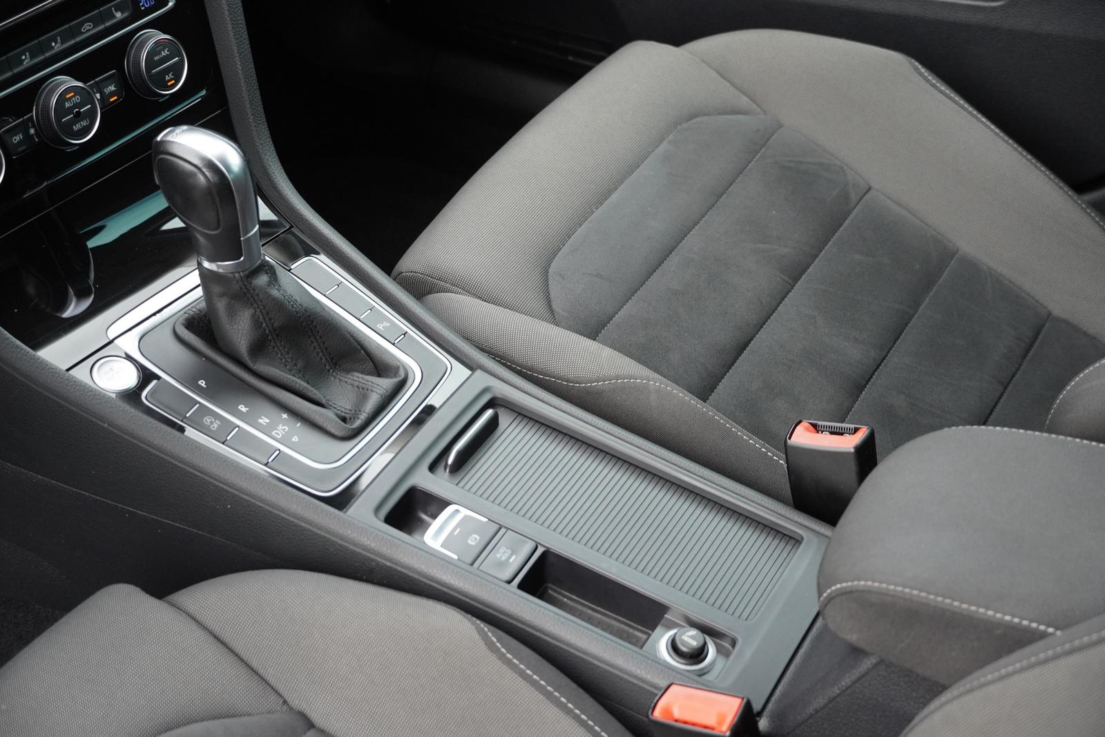 Volkswagen Golf VII 1.4 16V TSI Highline BMT LED Navi PDC