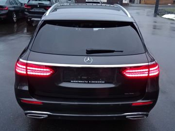 Mercedes E 200 - 6
