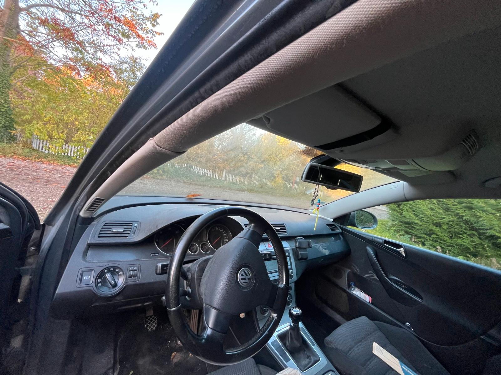 Volkswagen Passat 2006 — interior