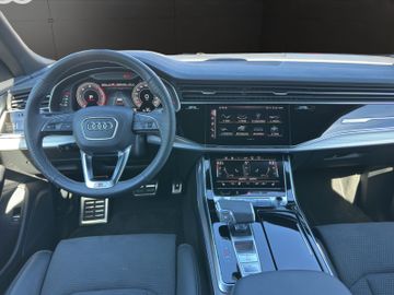 Audi Q8 - 11