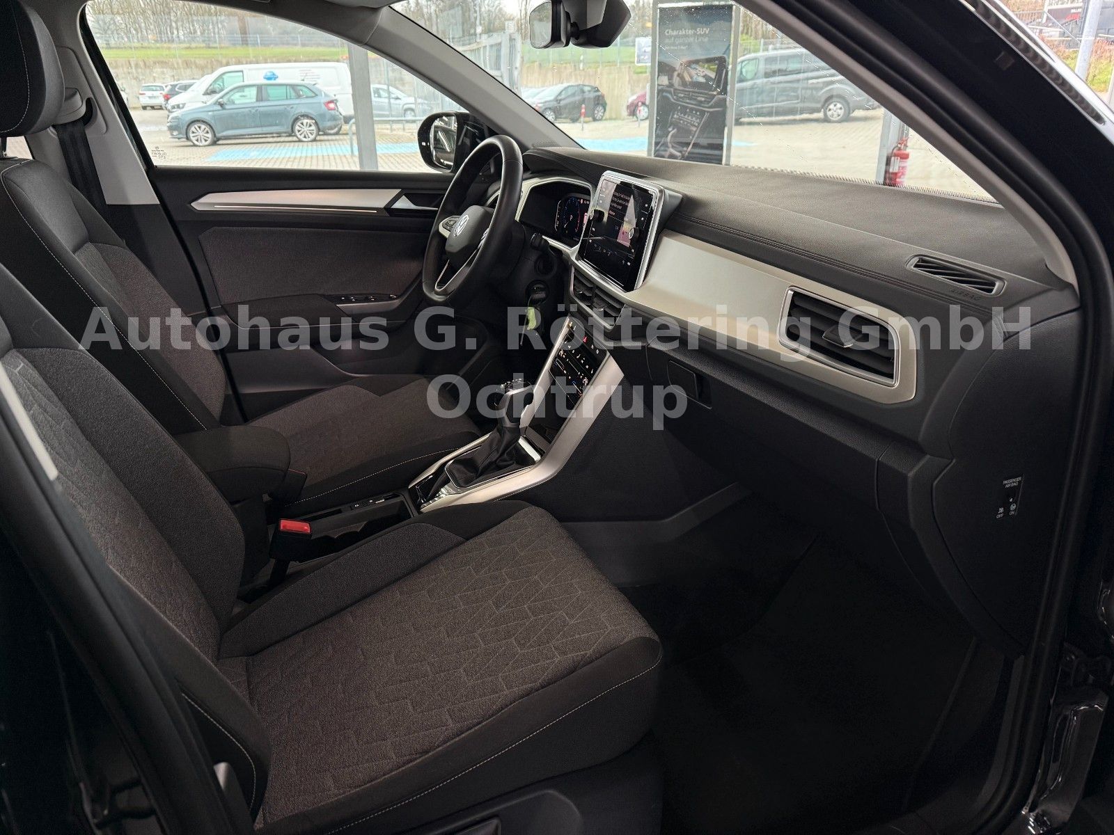 Fahrzeugabbildung Volkswagen T-Roc Move 1.5 TSI DSG LED+NAV+PDC+APP+SHZ+KAM