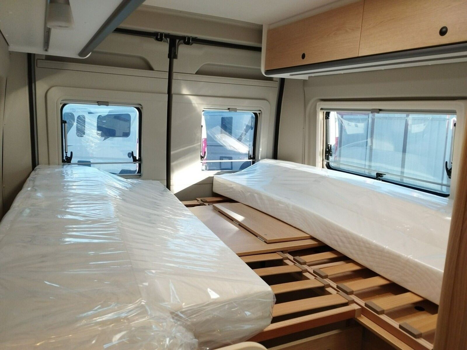 Fahrzeugabbildung Sunlight Adventure Cliff 640 Automatik, Dörr Edition, LTE
