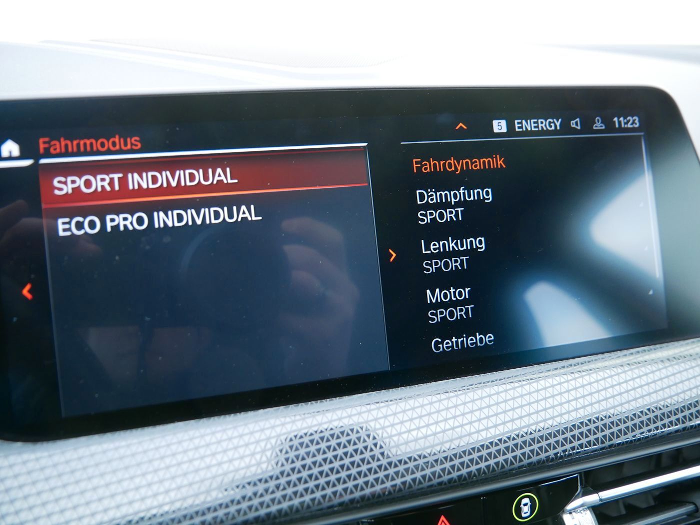 Fahrzeugabbildung BMW 120i 2.0 Sport Line DSG ACC NAVI PDC SHZ+LHZ ALU