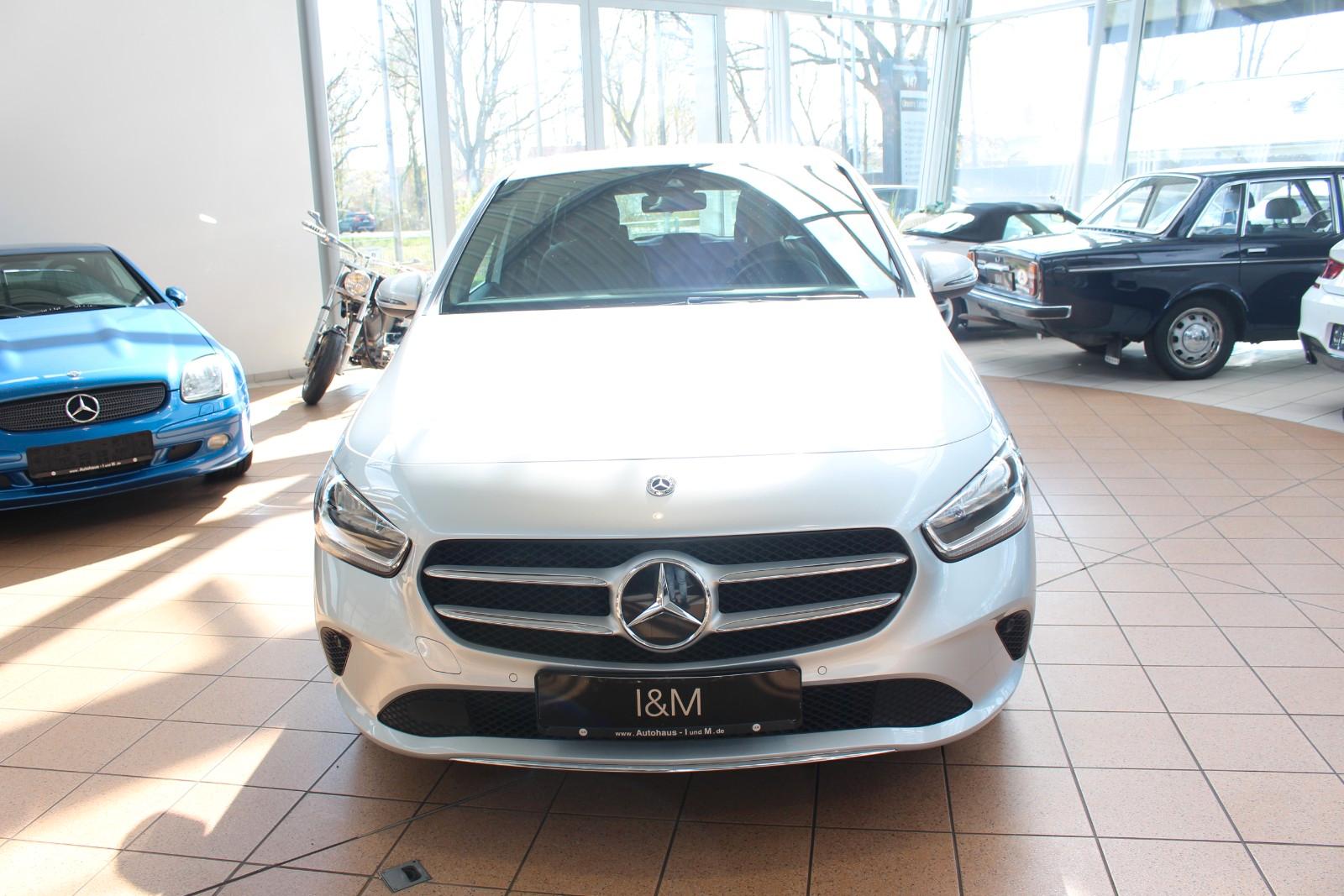 Mercedes-Benz B 180 B B 180 d+Autom+Navi+AHK+SHZ+
