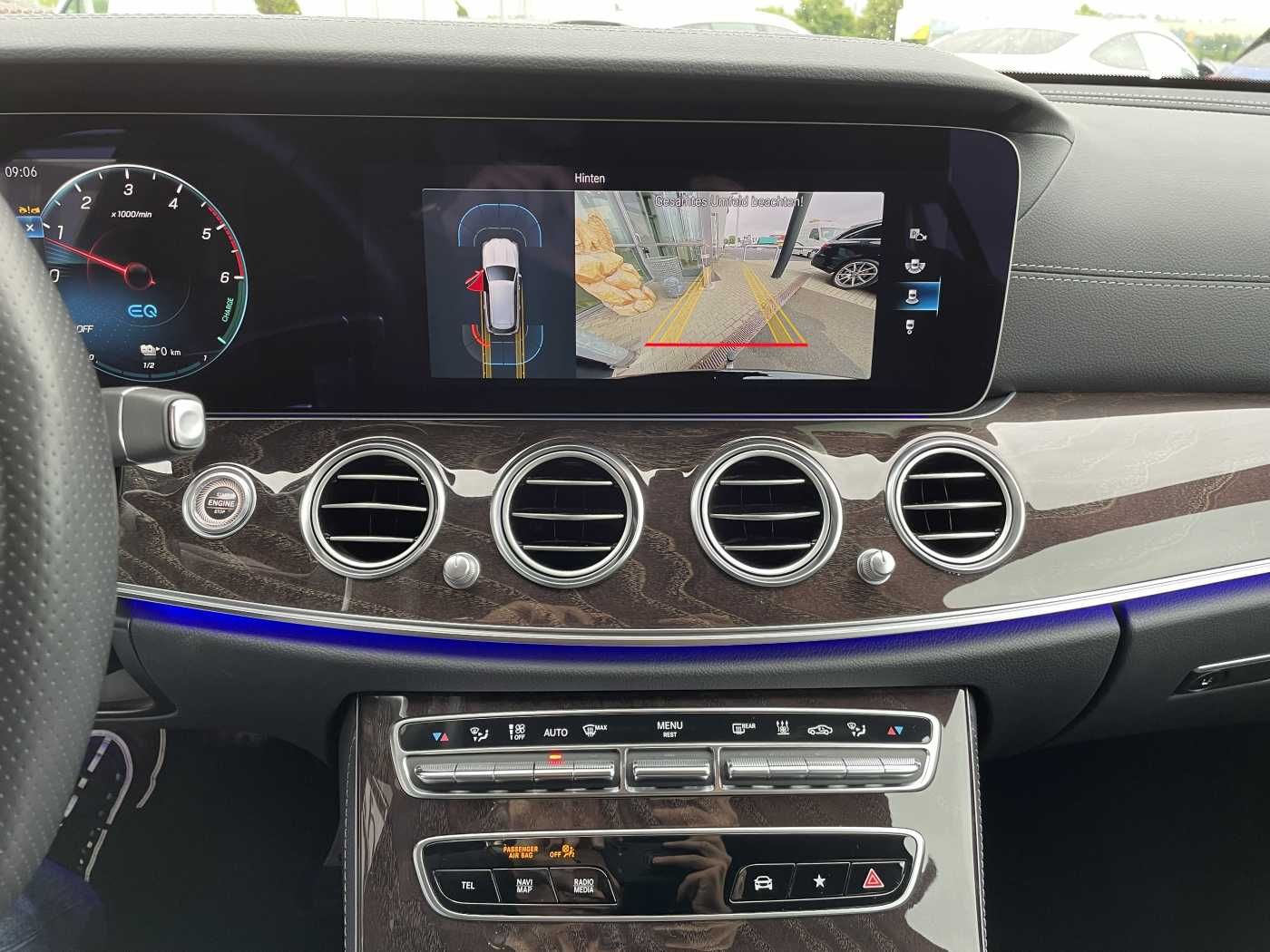 Fahrzeugabbildung Mercedes-Benz E 300 T de 4M AMG+AHK+Distr+Burm+ R-Kamera+Carpl