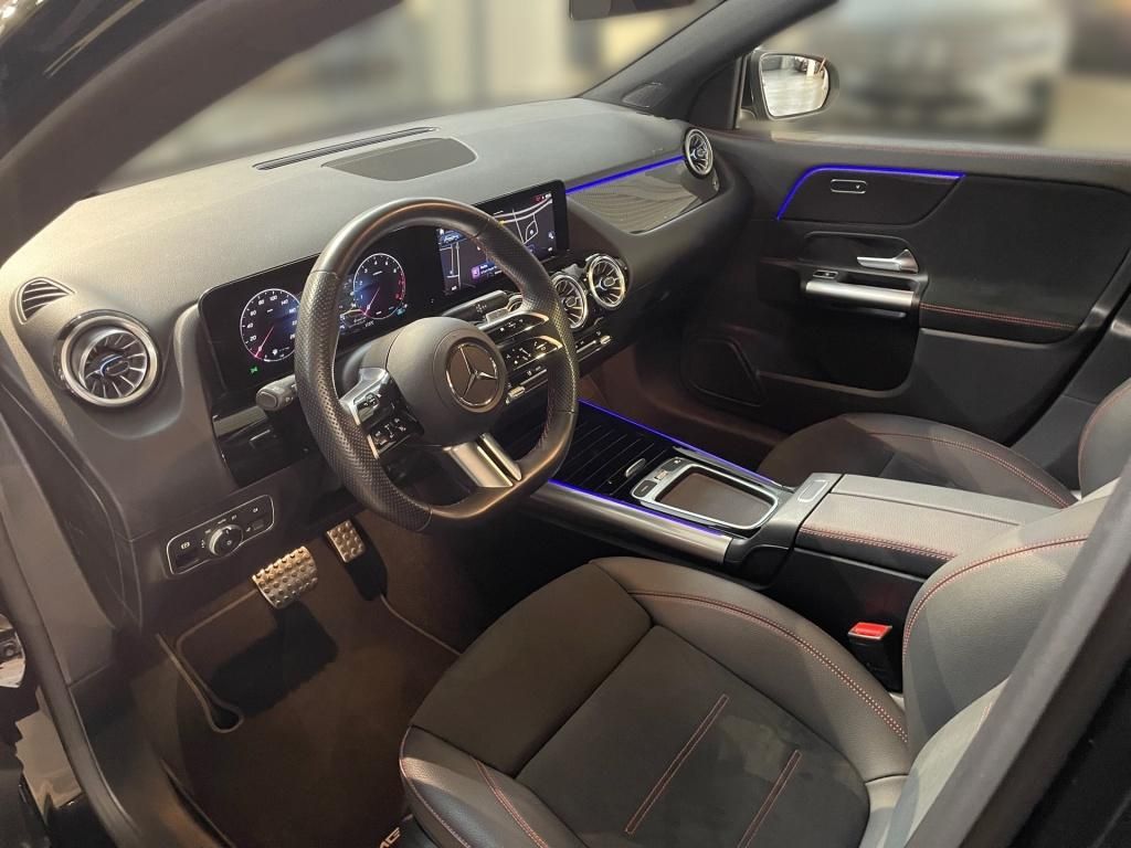 Fahrzeugabbildung Mercedes-Benz GLA 180 AMG AHK Pano LED KeyLess SHZ Sport Navi