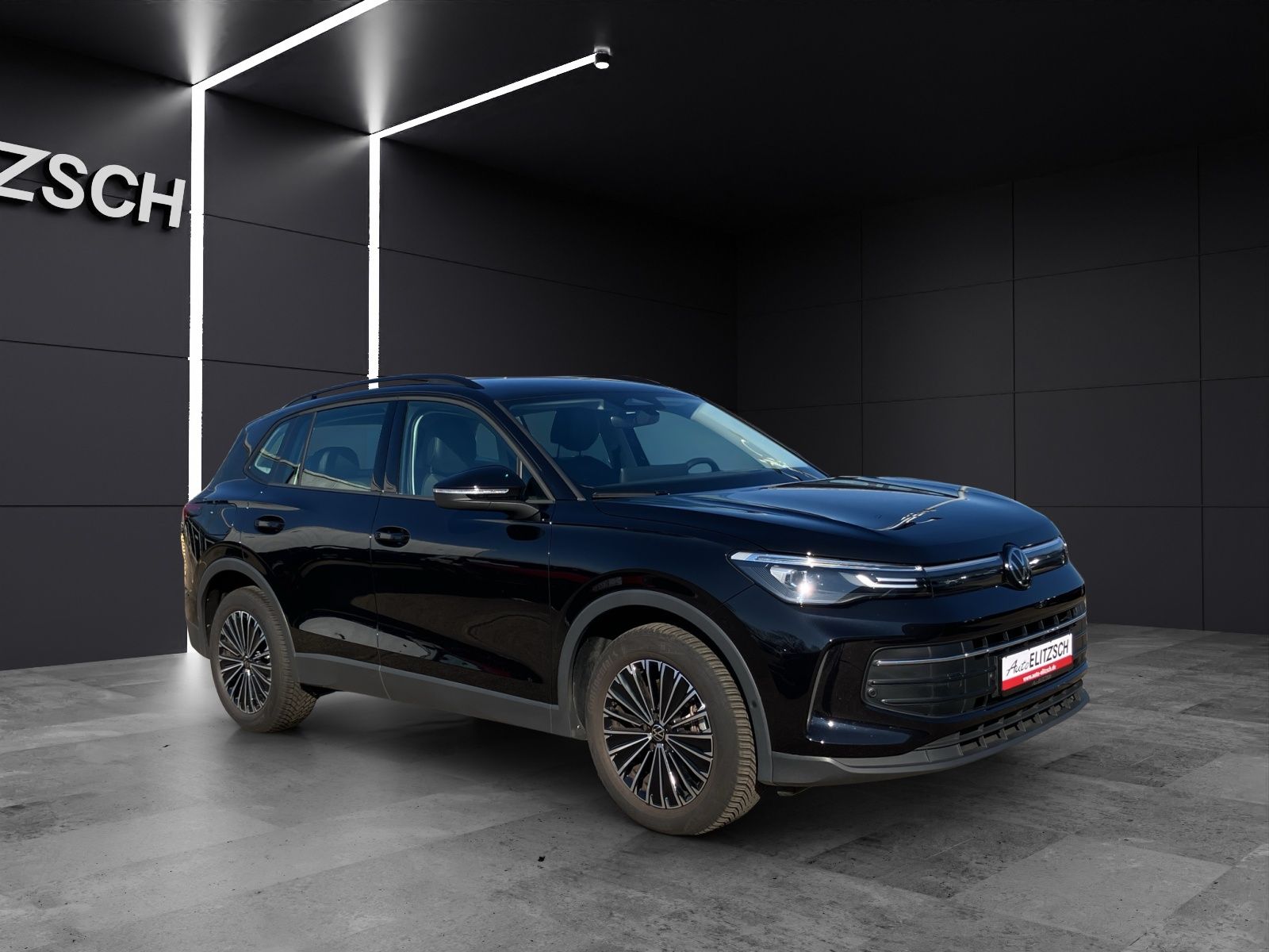 Fahrzeugabbildung Volkswagen Tiguan TDI Life DSG LED ACC AHK HuD NAVI PDC SHZ