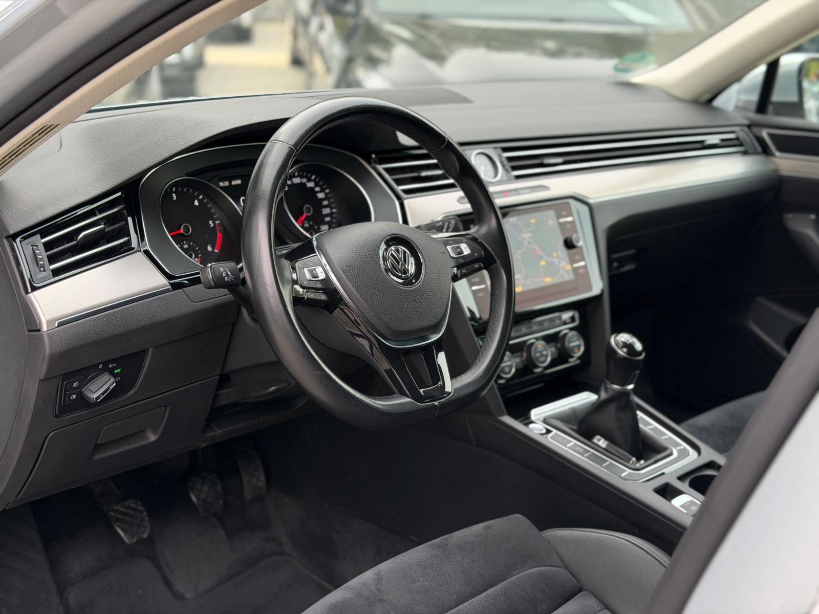 Volkswagen Passat Variant Highline/2,0 TDI 150PS/88120km/!