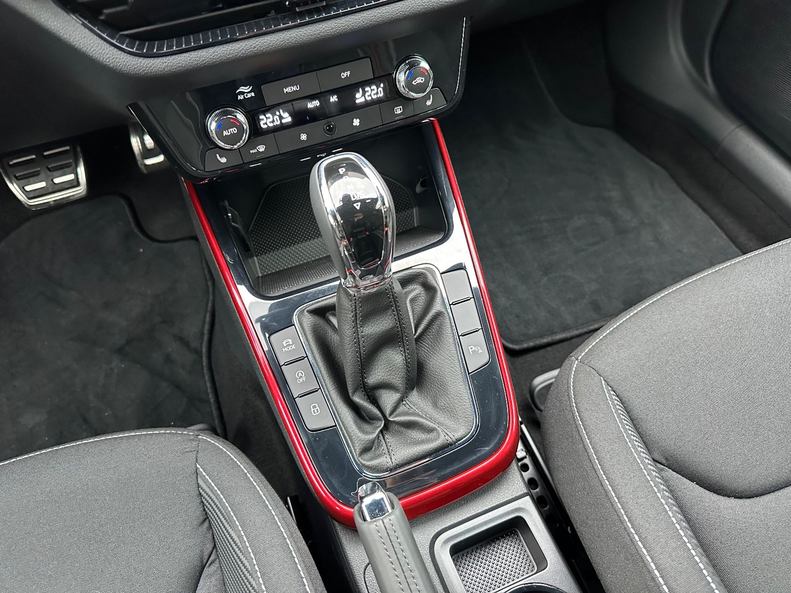 Fahrzeugabbildung SKODA Fabia Monte Carlo 1.0 TSI DSG ACC/SHZG/CarPlay