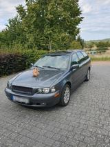 Volvo V40 2.0t viel investiert! - gebrauchte Volvo V40 aus dem Jahr 2001