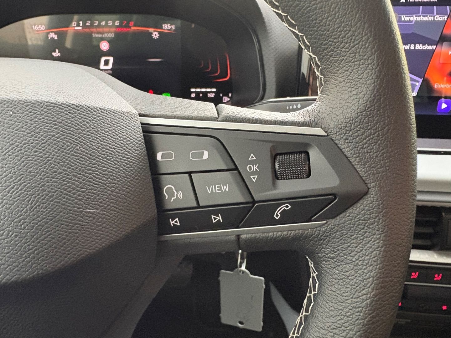 Fahrzeugabbildung SEAT Arona Style Navi Digitales Cockpit LED Sperrdif