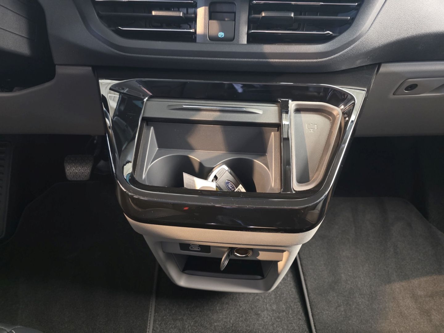 Ford Tourneo Custom - Bild 14