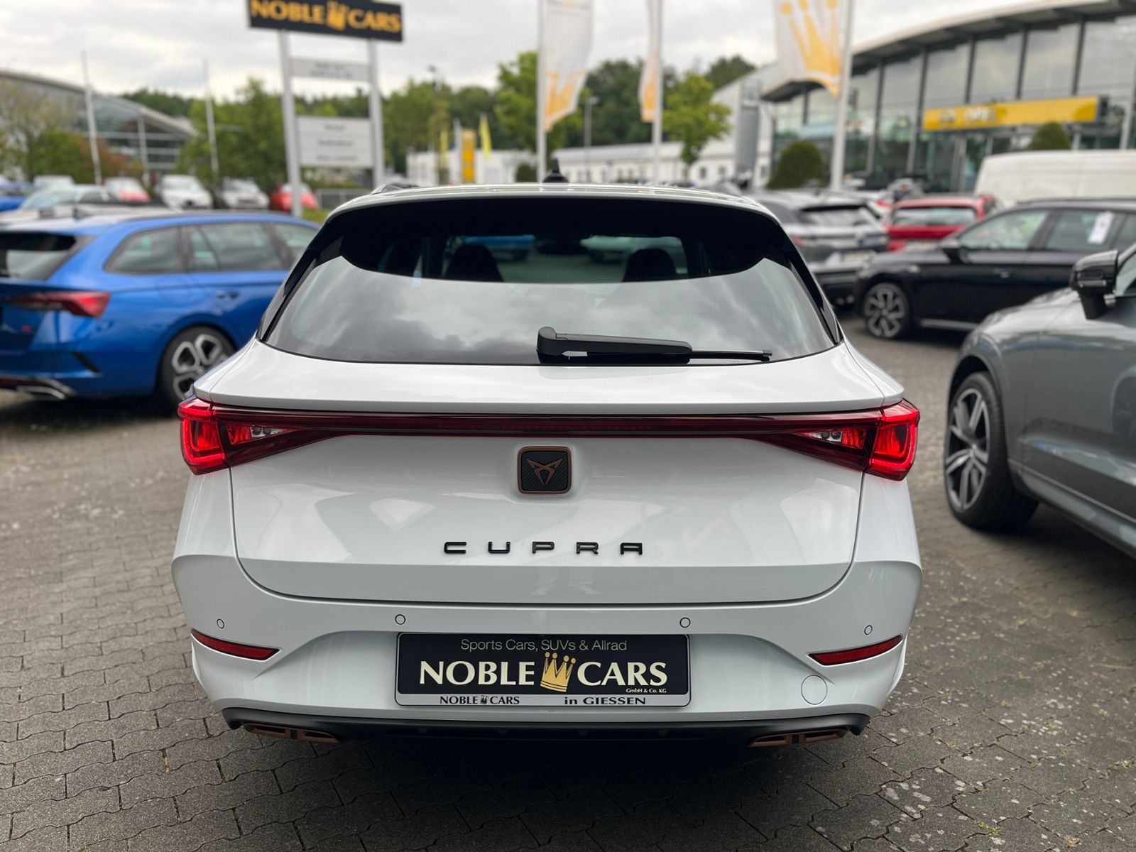 Fahrzeugabbildung CUPRA Leon Sportstourer VZ e-Hybrid RFK SHZ NAV