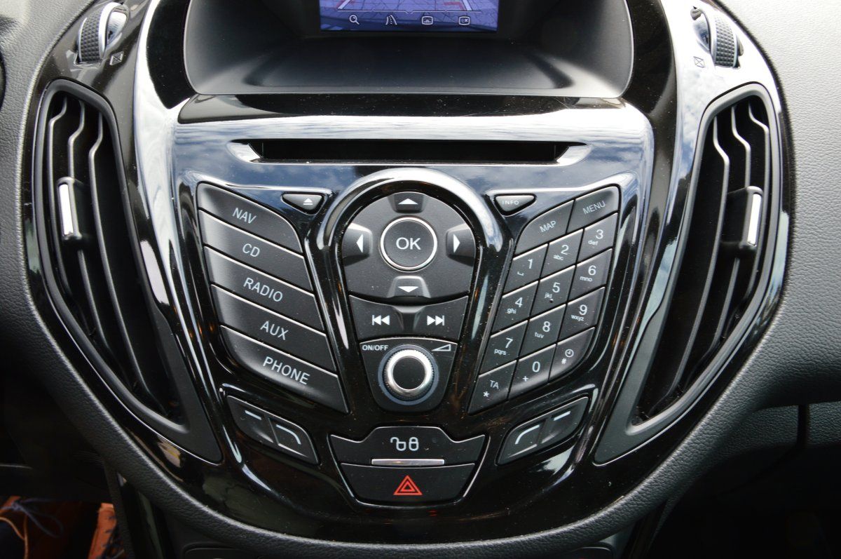 Fahrzeugabbildung Ford B-MAX   Titanium Navi Wintepaket Alu