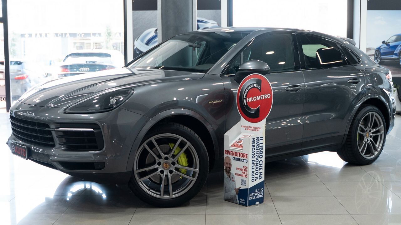 Porsche Cayenne - 1