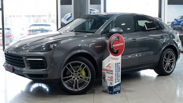 Porsche Cayenne - 1