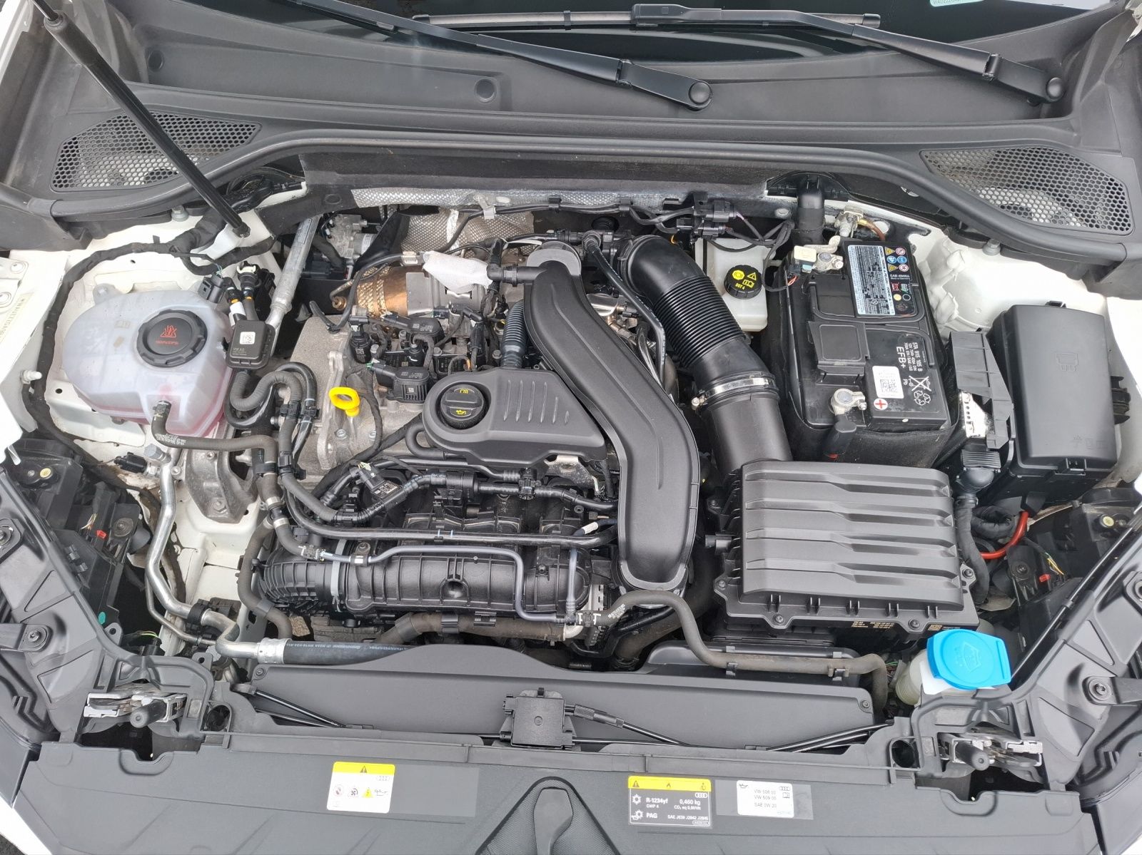Fahrzeugabbildung Audi Q2 35 TFSI S-tronic LED Navi PDC SH