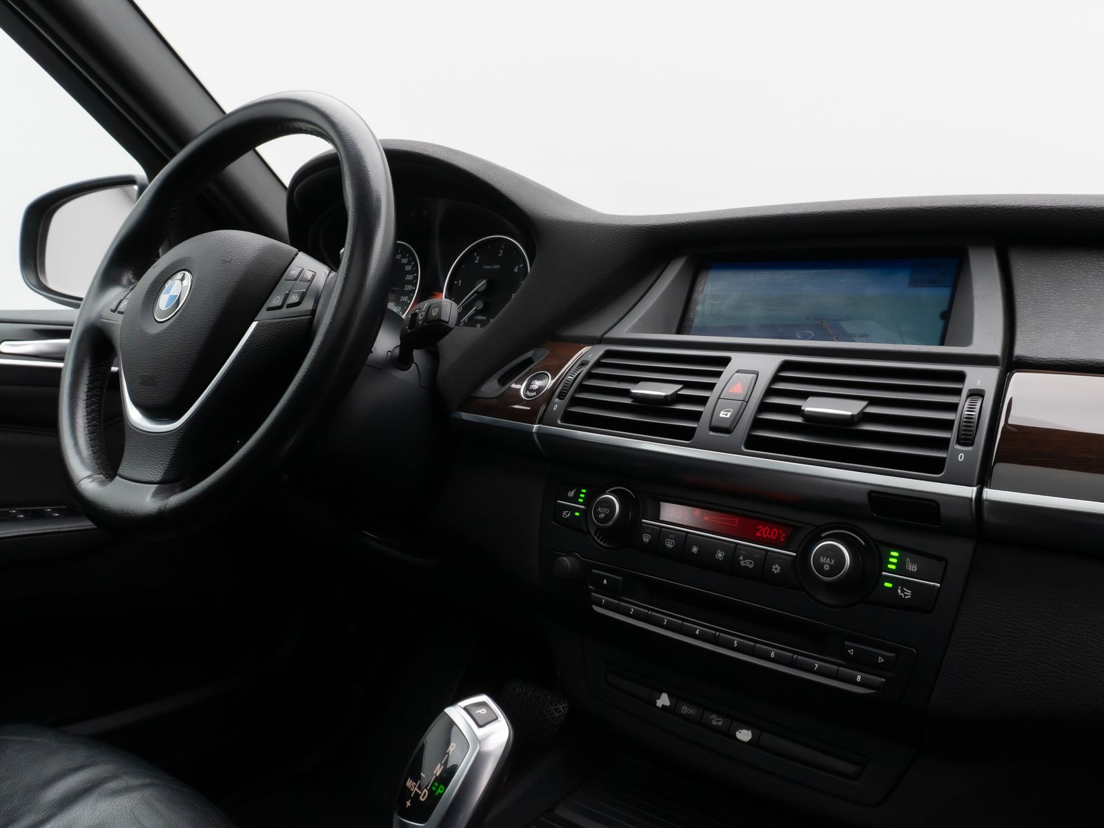 Fahrzeugabbildung BMW X5 xD40d Sport Panorama Kamera HUD HiFi SoftCL