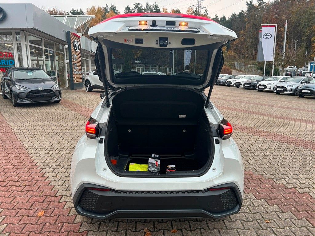 Fahrzeugabbildung Toyota C-HR 2.0 Plug-In Hybrid FWD