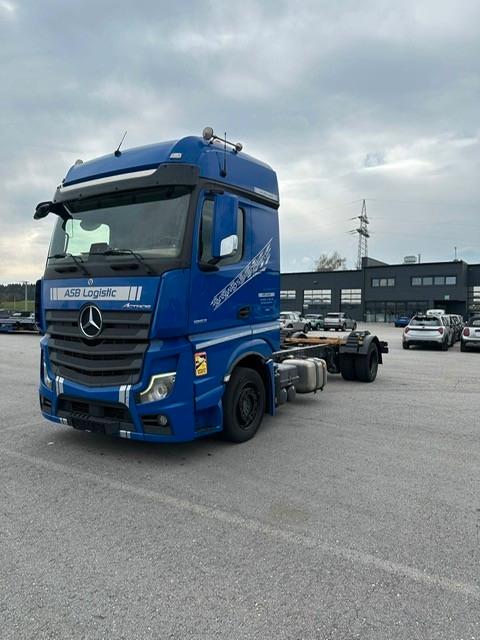 Mercedes-Benz Actros 1853 Gigaspace