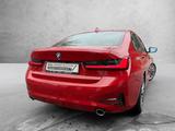 BMW 330i xDrive Limousine - rote BMW 330