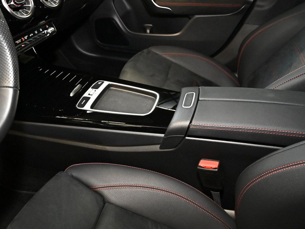Mercedes-Benz CLA 250 e Coupé AMG Sport Premium NIGHT MULTIB foto 16
