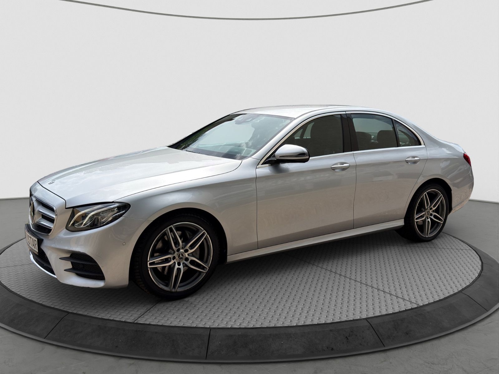 MERCEDES-BENZ E 220 d 4MATIC Autom.*AMG Line*HUD*Widescreen*