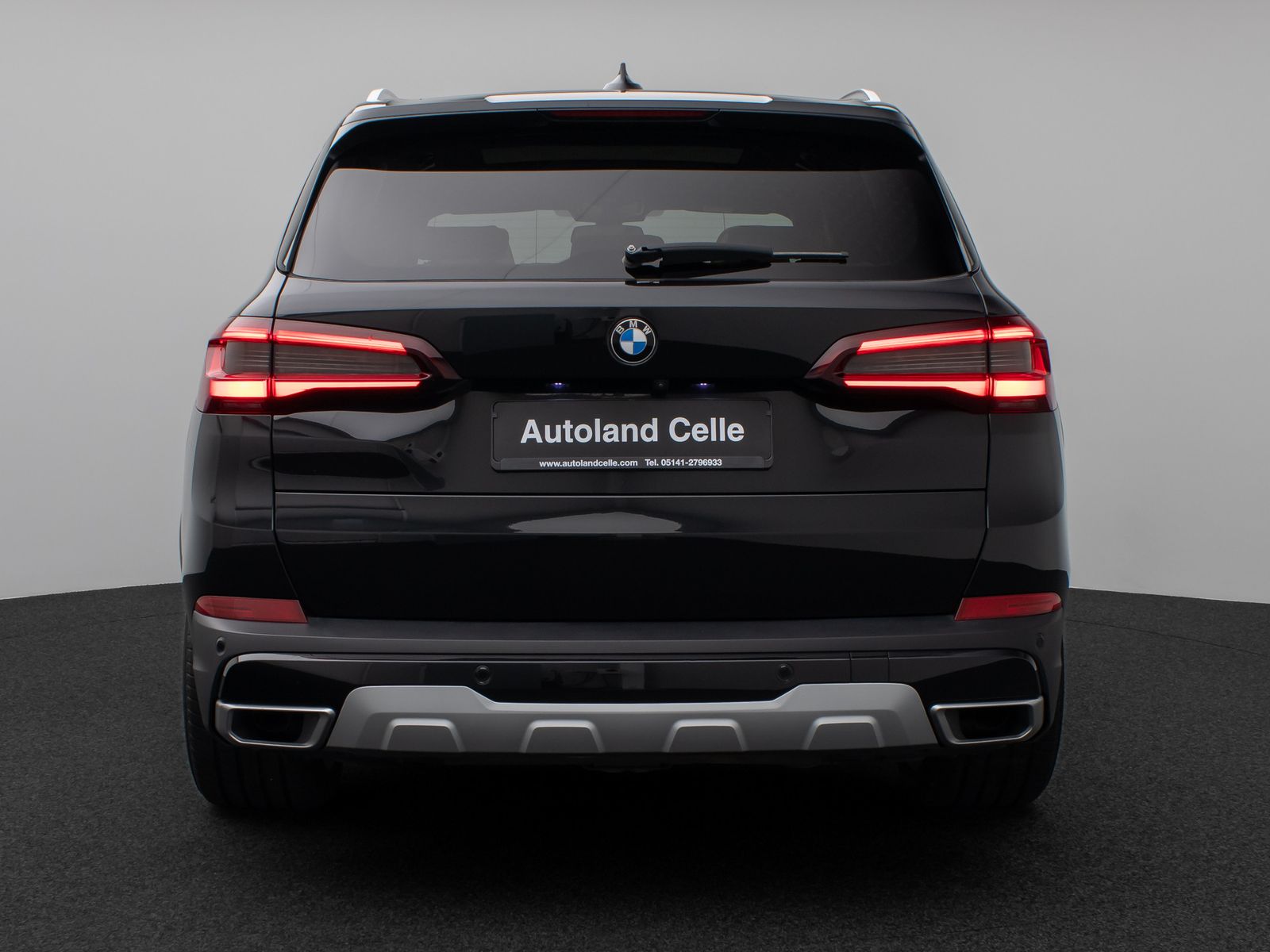 Fahrzeugabbildung BMW X5 xD45e XLine Panorama DAB H/K SoftCL AHK Sport