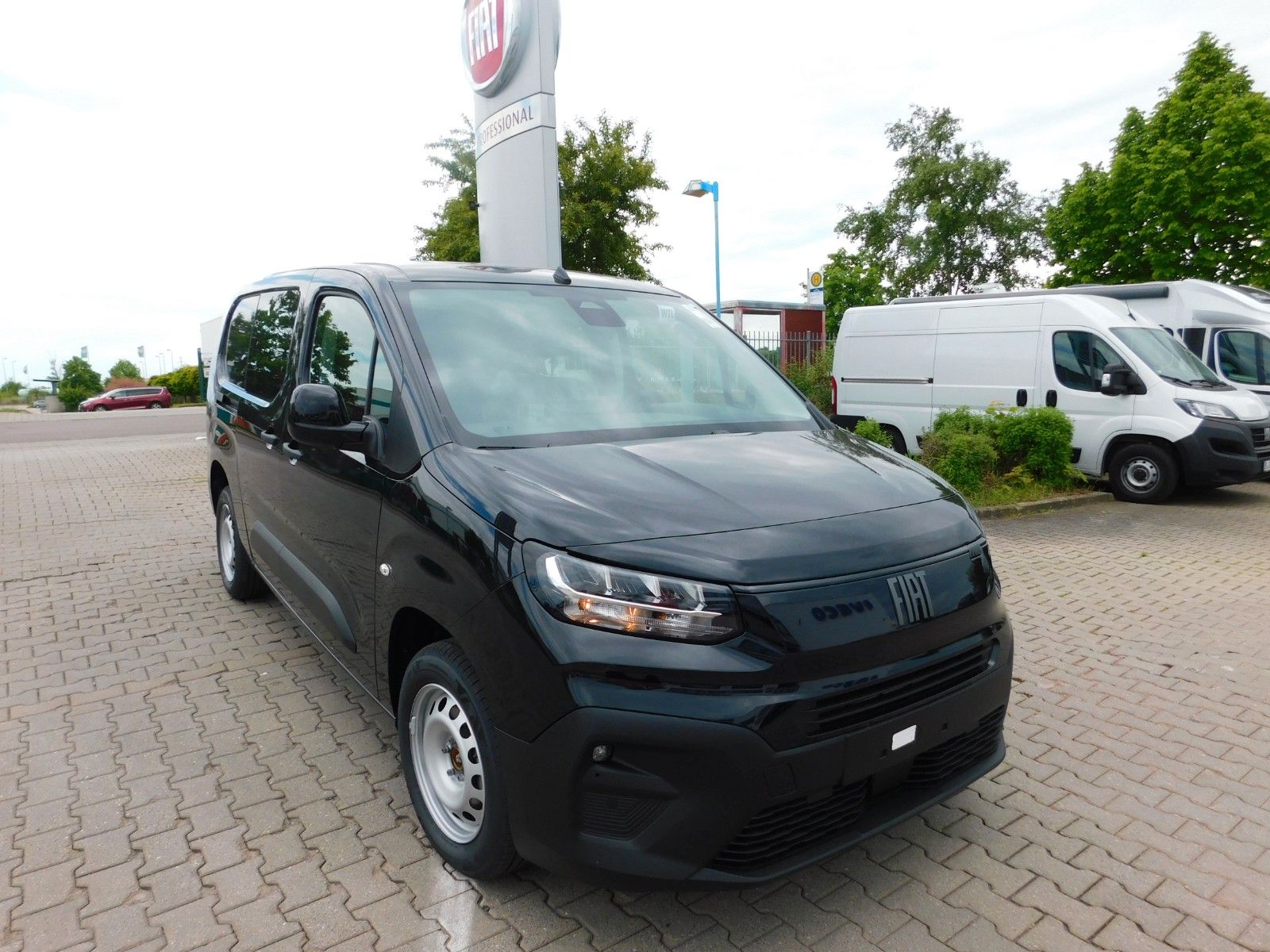 Fahrzeugabbildung Fiat Doblò Multicab XL 1.5 Diesel 75 kW