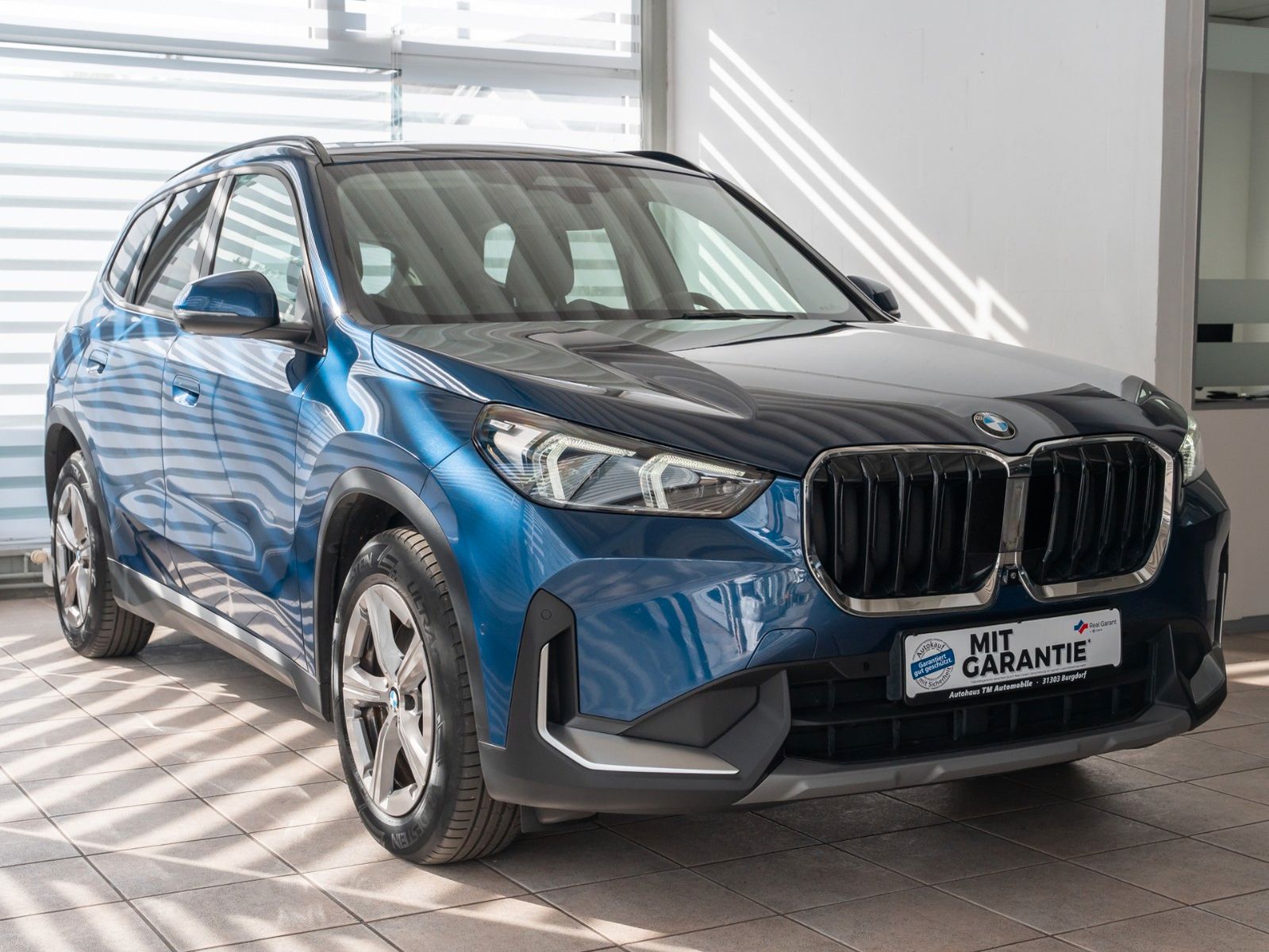 BMW X1 xD23d PANO 360° HUD AHK ACC M-Fahrwerk LHzg. imagem 3