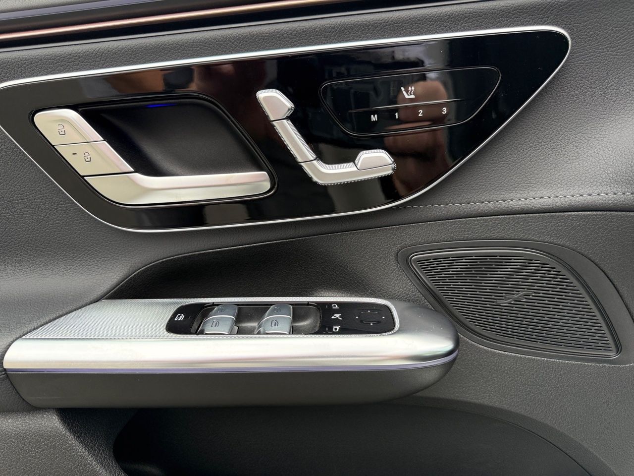Mercedes-Benz EQE 300 Electric Art Pano Distronic Memory foto 21