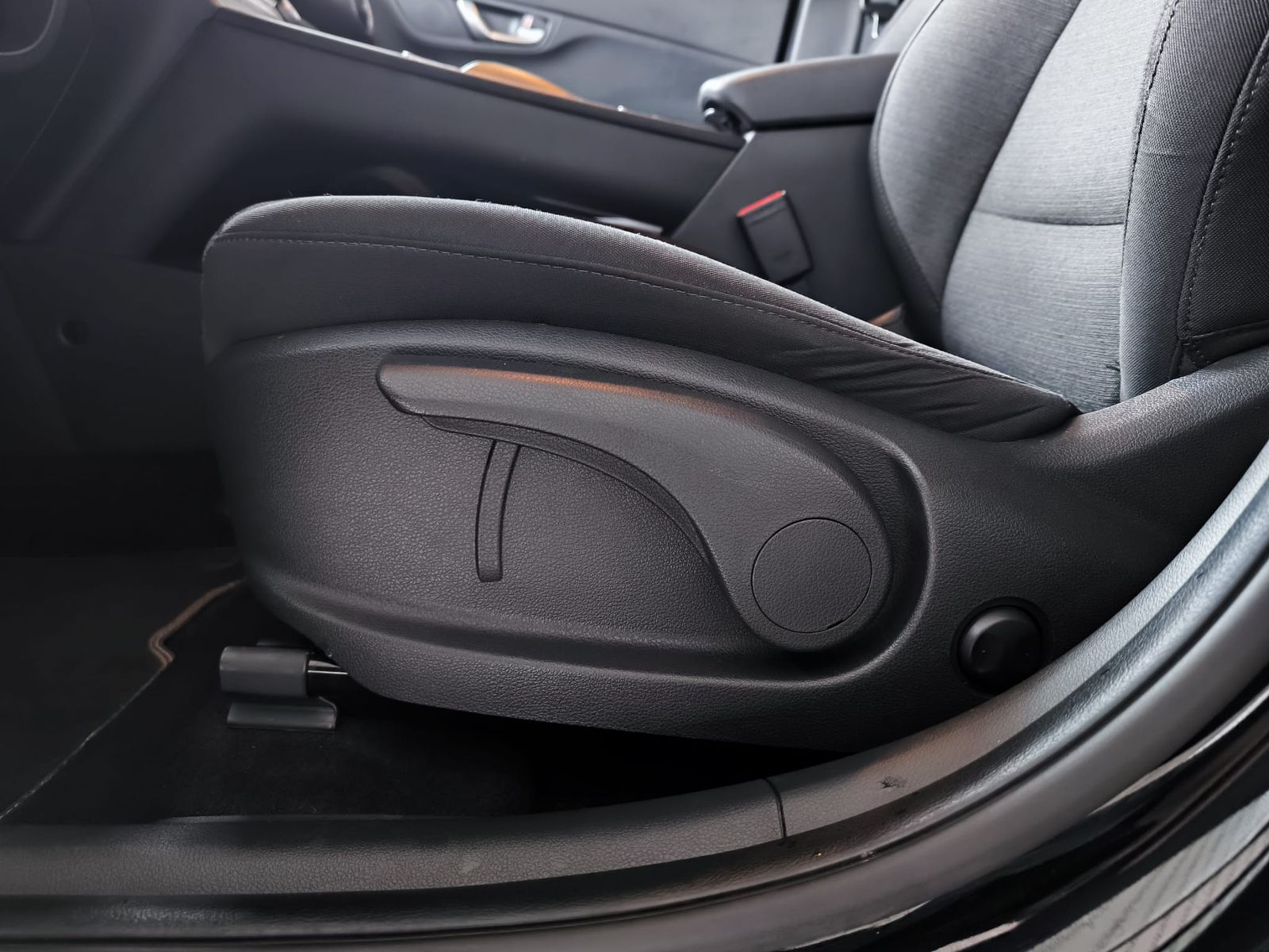 Fahrzeugabbildung Hyundai Kona EV Select WERKSGA+LED+SHZ+KAMER+ACC+AHK+DAB