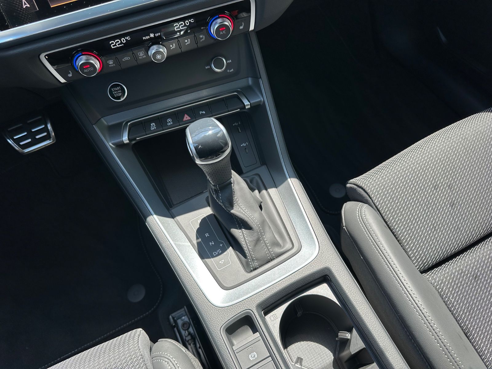 Fahrzeugabbildung Audi Q3 35 TFSI S line S Tronic Navi/Pano/AHK/GRA/18"