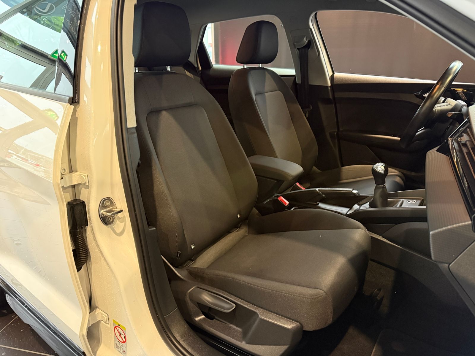 Fahrzeugabbildung Audi A1 citycarver 30 TFSI S line LED NAV SHZ PDC