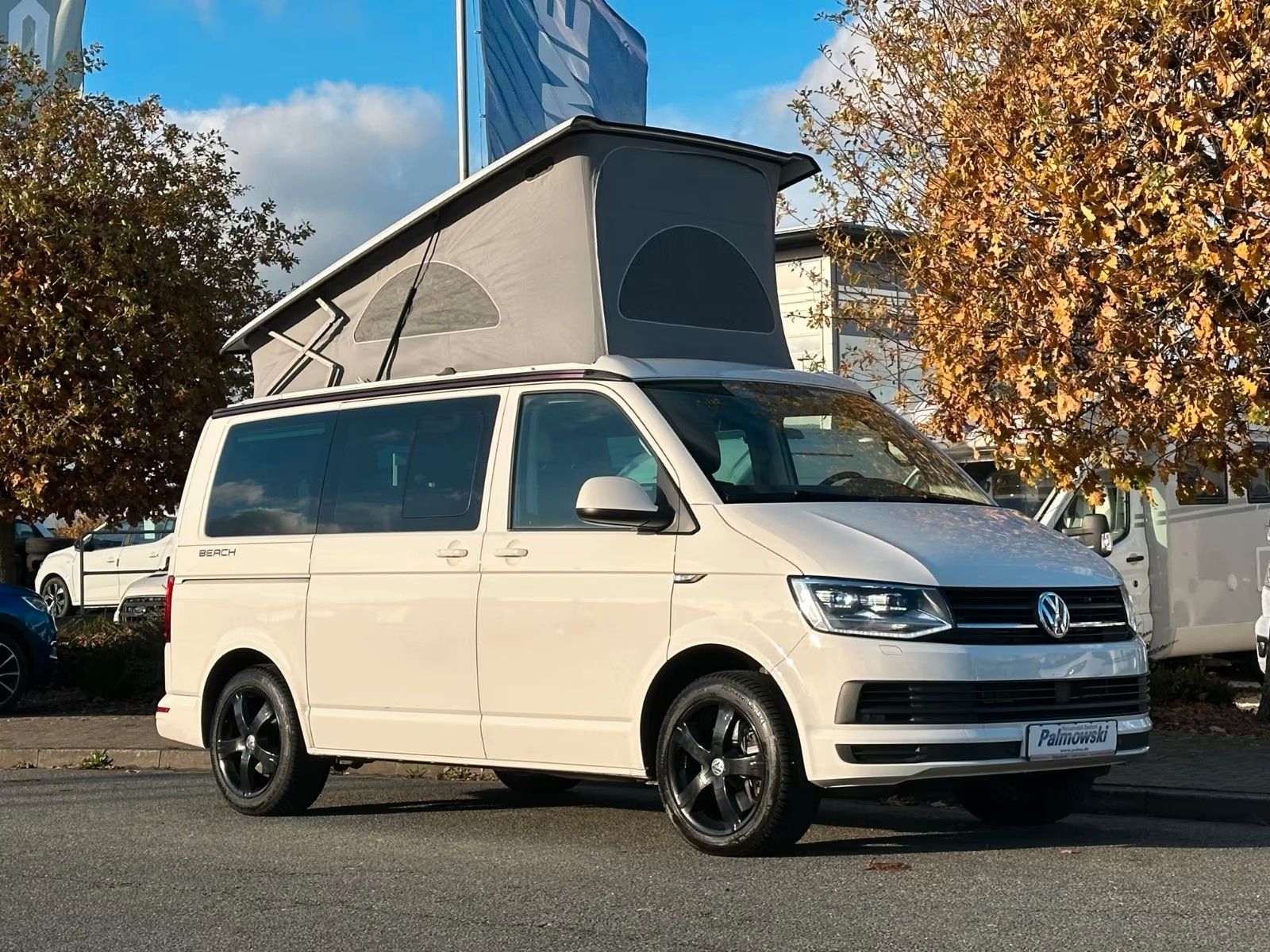 Fahrzeugabbildung Volkswagen T6 California Beach - Automatik + Schlafdach -