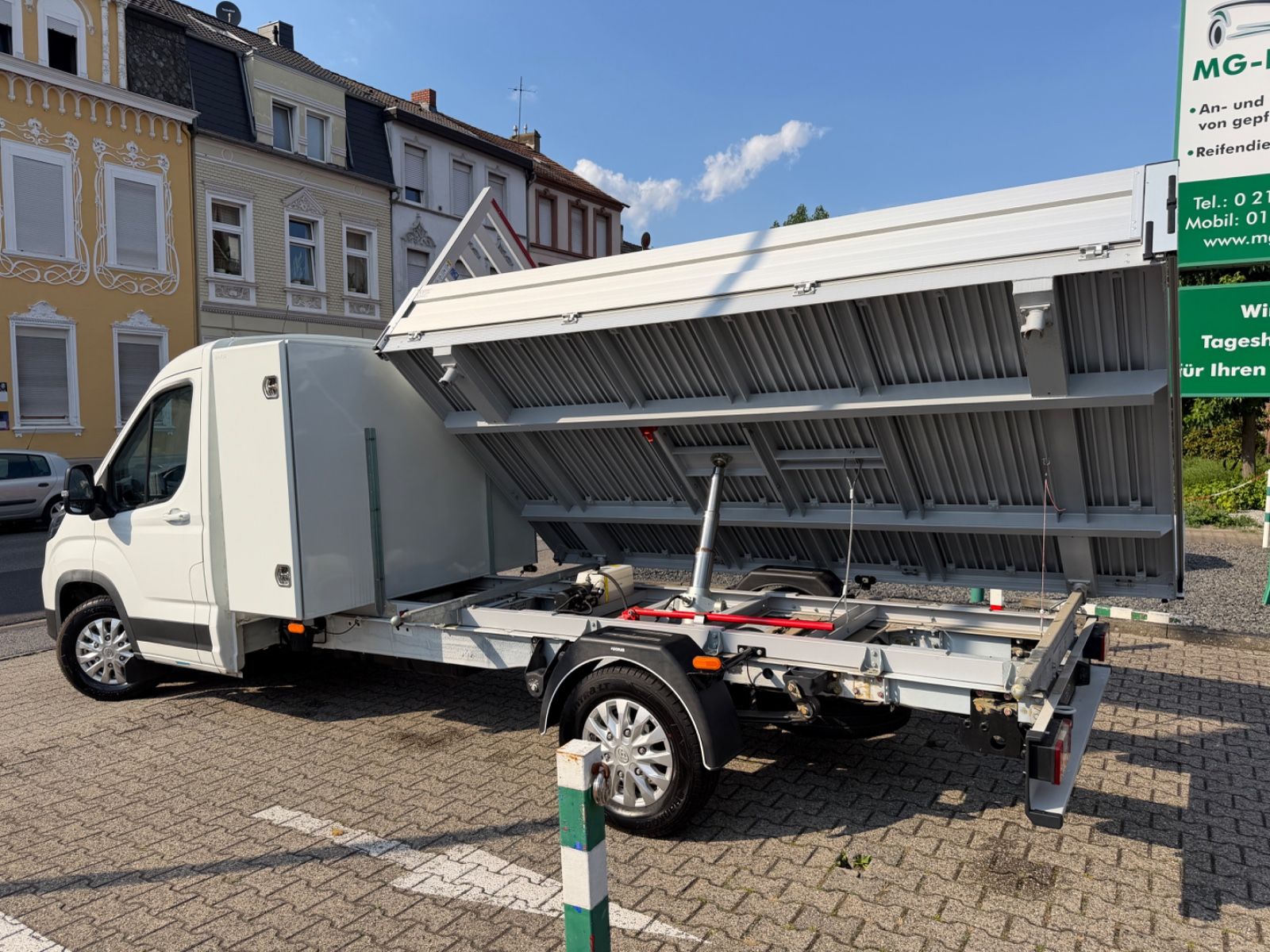 Fahrzeugabbildung Maxus DELIVER9 DREISEITENKIPPER L4 LUXURY LED NEUWAGEN