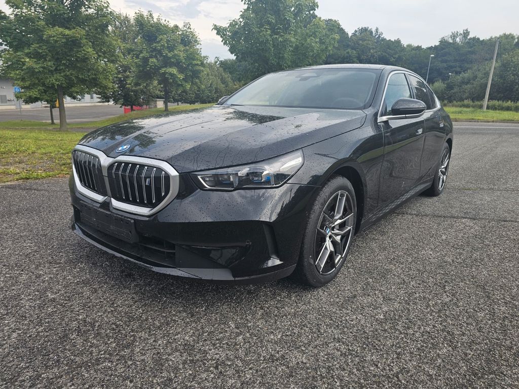 BMW i5 xDrive40
