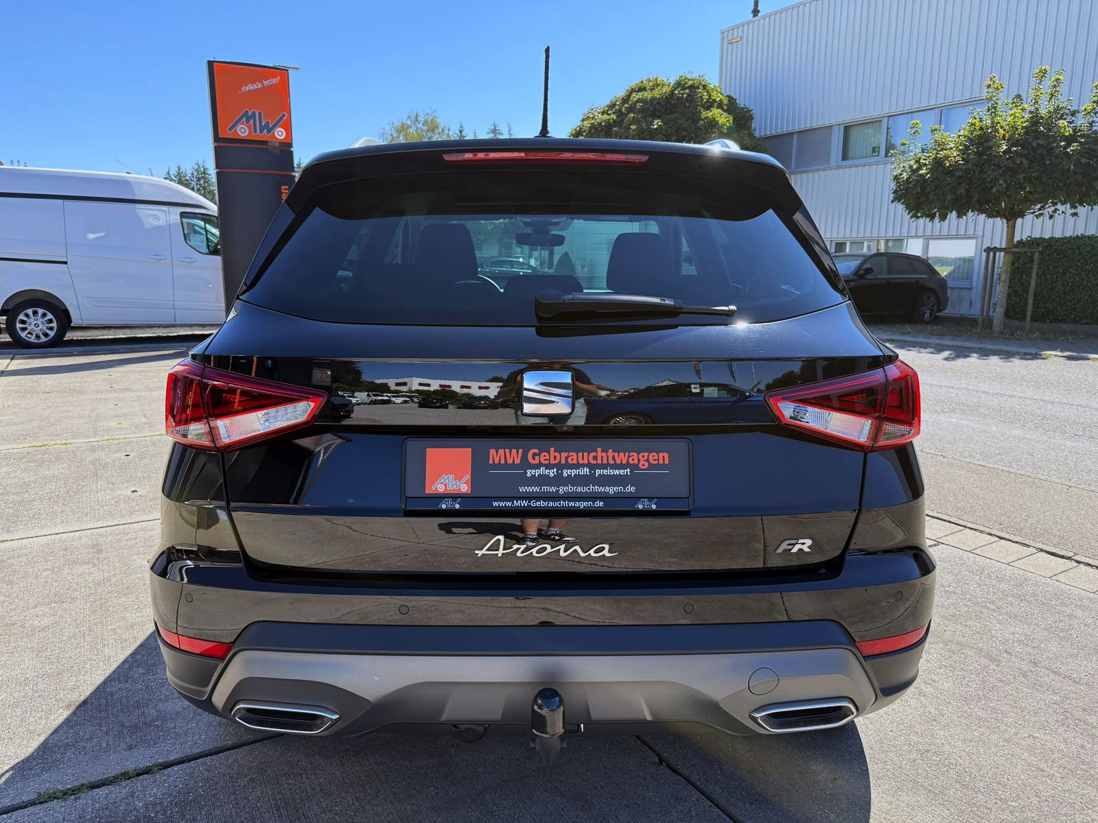 Fahrzeugabbildung SEAT Arona 1.0 TSI DSG FR LED NAV KAM PDC ACC AHK