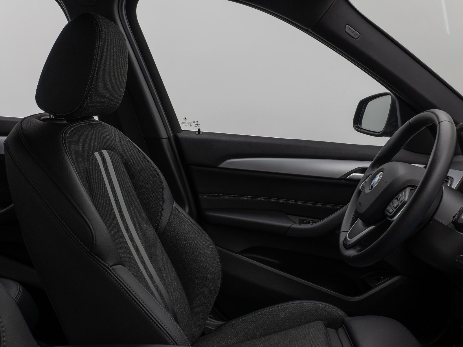 Fahrzeugabbildung BMW X1 sD18d Parkassist DAB Navi DrivAssis PDC Sport