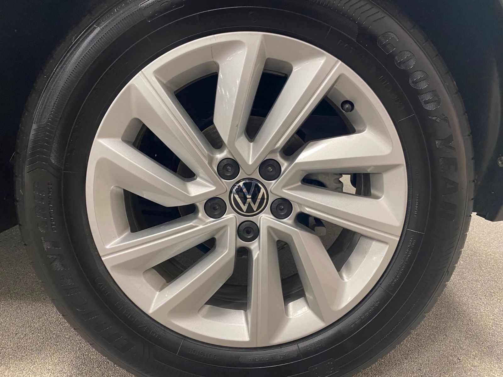 Fahrzeugabbildung Volkswagen T-Cross 1.0 TSI DSG+LIFE+SITZHEIZUNG+KLIMATRONIC
