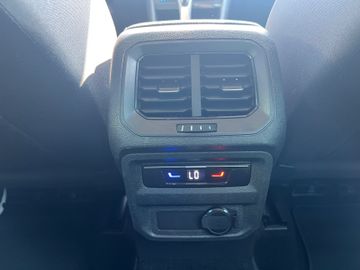 Volkswagen Tiguan - 11