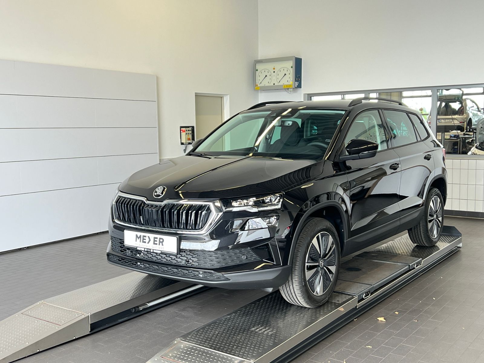 Fahrzeugabbildung SKODA Karoq Balance 1.5 TSI *AHK, ACC, Rückfahrkamera,
