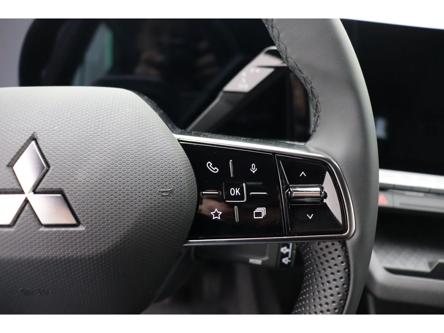 Fahrzeugabbildung Mitsubishi Eclipse Cross Diamant Plus 11 KW ACC LED SHZ