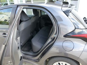 Toyota Yaris - 11