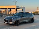 Porsche Cayenne Turbo Keramik ACC Burmester Standheizung - Porsche Cayenne Gebrauchtwagen in München